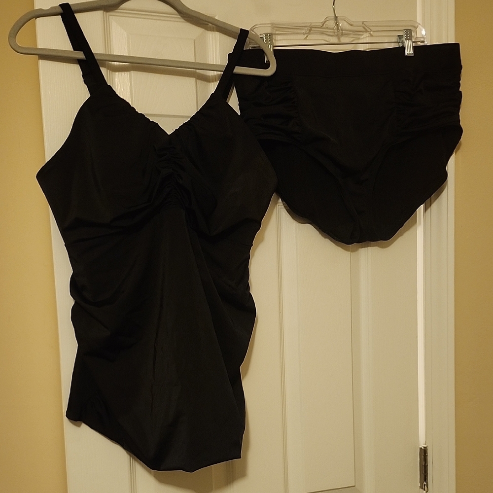 Cacique Black Two-Piece Swimsuit with Adjustable Straps